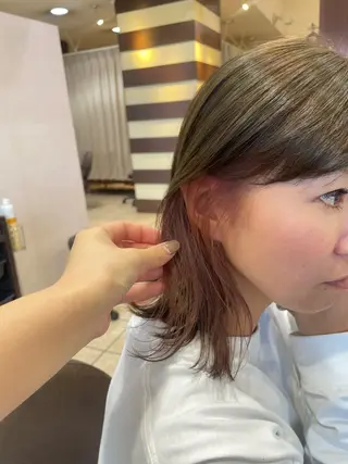 カラー 桑田 新菜のヘアスタイル