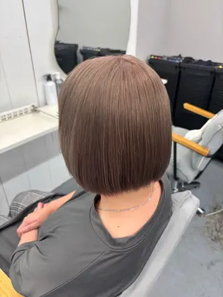 ショート カラー 腰越 麻奈のヘアスタイル