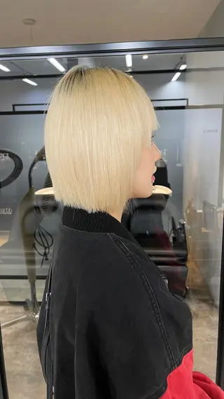 ショート け んブリーチ縮毛矯正のヘアスタイル