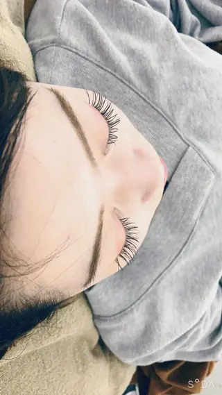 マツエク・マツパ 中村 眞歩のヘアスタイル