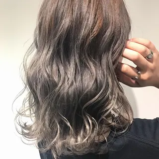 ミディアム カラー ヘアアレンジ Zina渋谷エリア マネージャShionのヘアスタイル