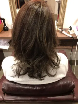 ミディアム カラー パーマ レイヤーカット匠 イソザキノリユキのヘアスタイル