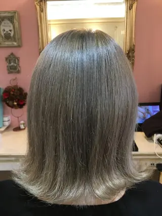 ミディアム カラー plaatje 義見のヘアスタイル