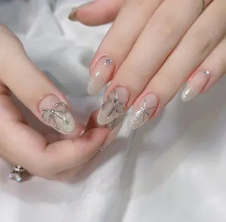 ネイル MQueen ネイルサロンのネイルデザイン