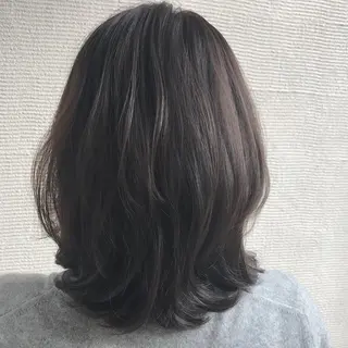 ミディアム カラー 庭山 理沙のヘアスタイル