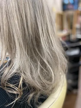 カラー masa ディレクターのヘアスタイル