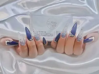 ネイル AKIKO ネイルサロンのネイルデザイン