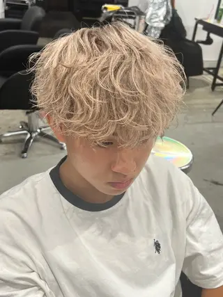 ショート カラー メンズ 岩佐 柚太のヘアスタイル