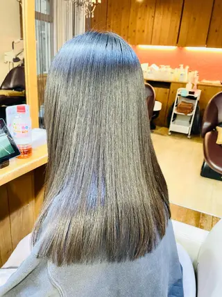 ミディアム 山木 裕子のヘアスタイル