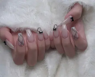 ネイル 🎀PG🩵 ネイルサロンのネイルデザイン