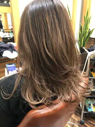 セミロング カラー 宍倉 輝信のヘアスタイル
