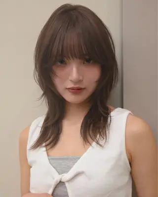 ミディアム aya / ニュアンスカラーのヘアスタイル