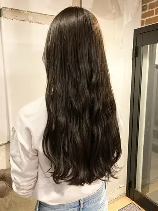 ロング ✨色持ちの良い艶 カラー✨蟹江真世のヘアスタイル