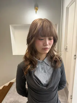 セミロング L'me TOKYO by youres【エルメトーキョーバイユアーズ】所属・小倉 結衣のヘアスタイル