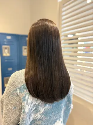 セミロング カラー 安部 美里のヘアスタイル