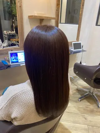 セミロング マツモト シゲキのヘアスタイル