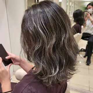 セミロング カラー 社内カット講師・店長 菅原賢一のヘアスタイル