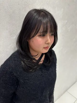 ミディアム カラー 福冨 由梛のヘアスタイル