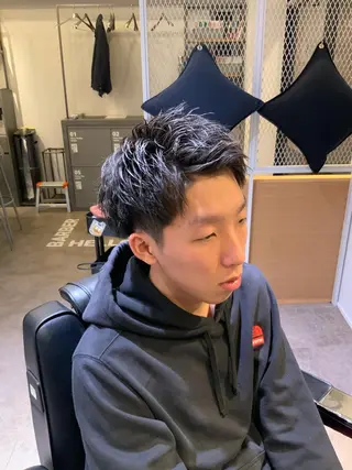 ショート パーマ メンズ 岡田 昇輝のヘアスタイル