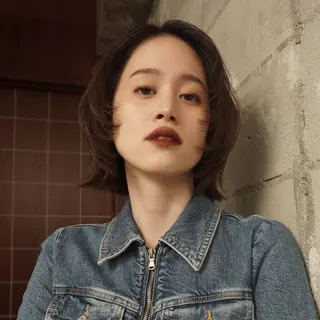 ショート Akari暖色カラー /レイヤーカットのヘアスタイル