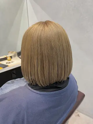 ショート カラー 🦩レイヤー|透明感 カラー🦩makoのヘアスタイル