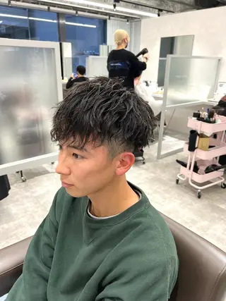 ショート カラー パーマ メンズ 関西センターパート メンズモデル募集のヘアスタイル
