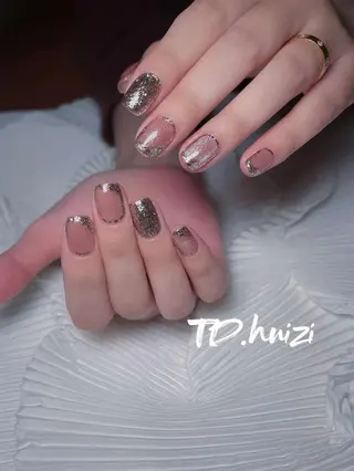 ミディアム めぐみのネイルサロン スタッフ練習のネイルデザイン