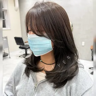 ミディアム カラー 柔らかレイヤー× 透け感カラー/SUのヘアスタイル