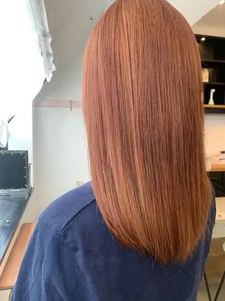 ミディアム カラー トップ スタイリストのヘアスタイル