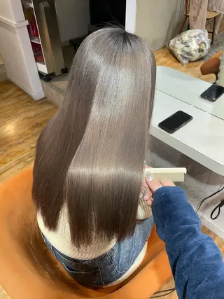 ロング カラー akane .のヘアスタイル