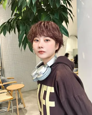 ショート カラー 渡邊 百咲のヘアスタイル