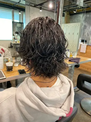 パーマ メンズ men's特化 値段以上の仕上がりにのヘアスタイル