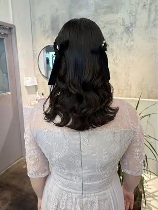 セミロング ヘアアレンジ karin🌛ボブ／ 透明感たっぷりカラーのヘアスタイル