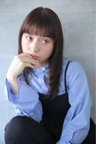 ロング シモウラ アオイのヘアスタイル