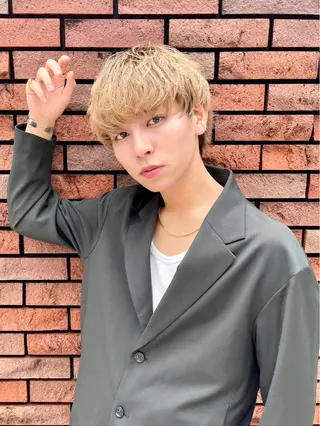 ショート カラー メンズ フェザーパーマ浦和 スパイキーショートのヘアスタイル