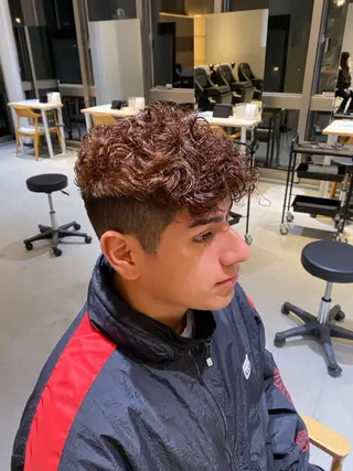 ショート カラー 山内 優成のヘアスタイル