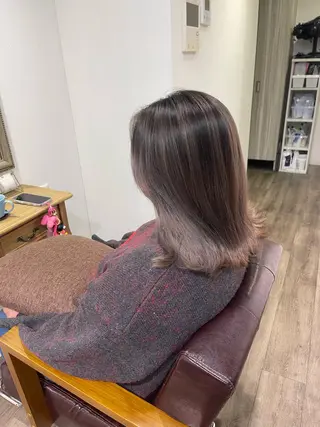 セミロング カラー Felice Erikaのヘアスタイル