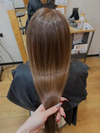 セミロング カラー 宮崎 稚世のヘアスタイル