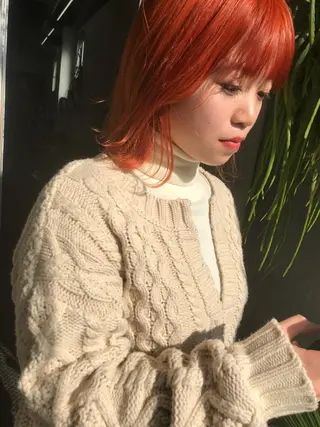 ミディアム カラー qiie/ワンカラー インナーカラーのヘアスタイル