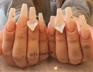 ネイル D-BEAUTY Nailsalonのネイルデザイン