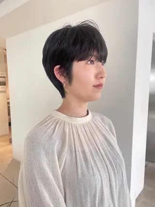 ショート oma　袮次金 鈴香のヘアスタイル