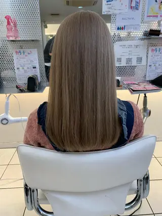 カラー 艶髪クリエイター🪽 秋田 聖也のヘアスタイル