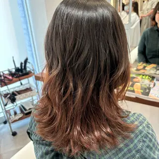 ミディアム 岩本 理沙のヘアスタイル