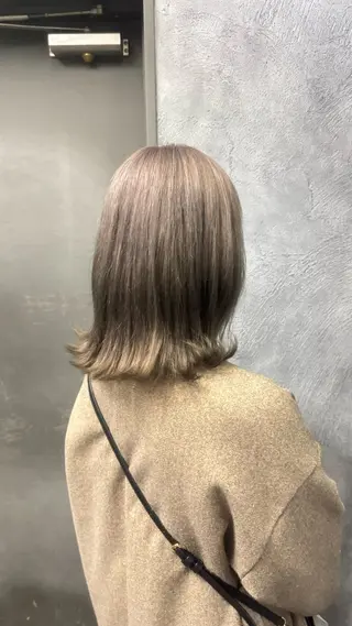 ミディアム Graphy  札幌所属・🐺ﾅｶﾑﾗ ﾓﾓｶのヘアスタイル