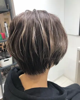 ショート カラー 女性リピ90%🍨 🩷佐藤みずきのヘアスタイル