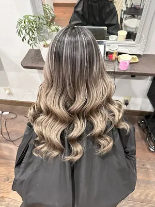 セミロング バレイヤージュ 隅中秀弥のヘアスタイル