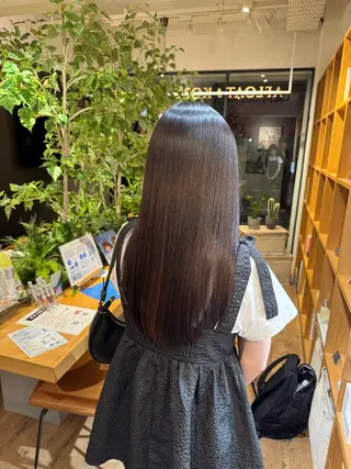 セミロング afloatkobe所属・美髪/髪質改善 川口凌弥のヘアスタイル