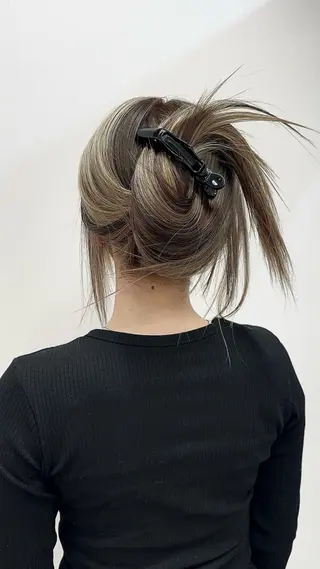 セミロング カラー ケアブリーチ特化✨/ 艶カラー/エクステのヘアスタイル