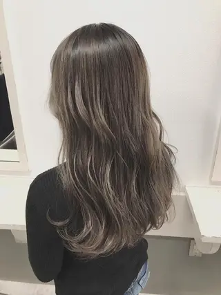 セミロング カラー lani ブリーチ /ダブルカラーのヘアスタイル