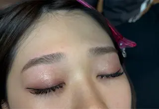 アイブロウ pixiebob ･:*+.岡田の眉毛・アイブロウイメージ